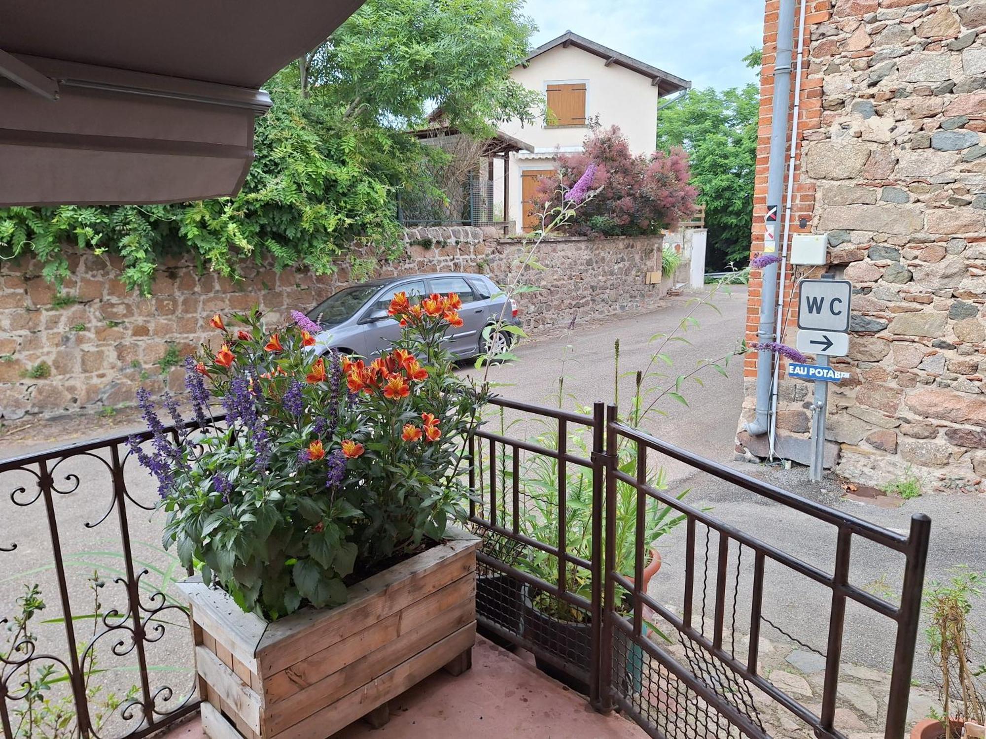 Maison De Village Medieval Surplombant Les Meandres De La Loire Ferienhaus